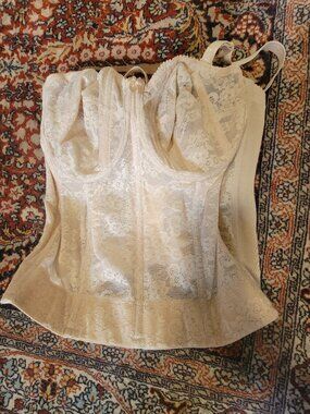 Vintage Cream Lace Bustier Bra by Elle Size 450D